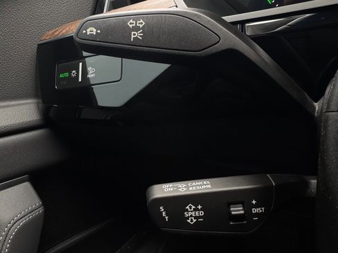 Used 2019 Audi e-tron Premium Plus image 60