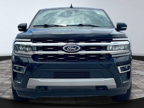 Used 2023 Ford Expedition Limited AWD/4WD image 2