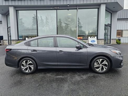 Used 2025 Subaru Legacy Premium image 8