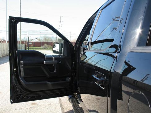 Used 2016 Ford F150 XLT w/ Equipment Group 302A Luxury image 14