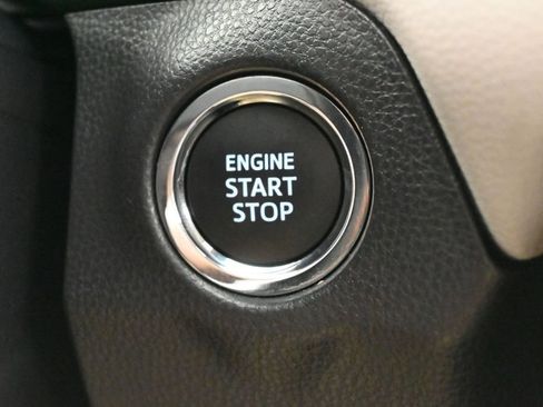 Used 2025 Toyota RAV4 XLE w/ Convenience Package FWD image 27