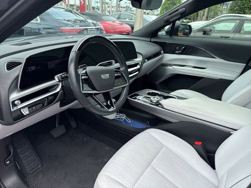 Used 2023 Cadillac Lyriq 2WD image 5