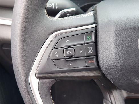 Used 2024 Jeep Grand Cherokee L Laredo image 27