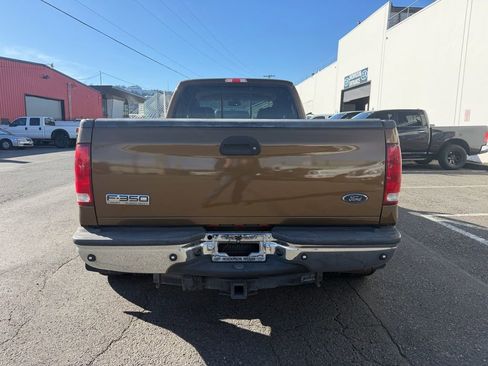 Used 2005 Ford F350 Lariat image 4