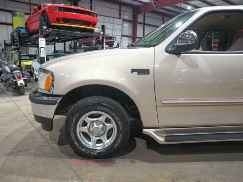 Used 1997 Ford F150 XLT RWD image 3