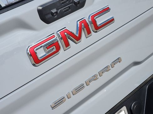 Used 2024 GMC Sierra 2500 AT4 w/ AT4 Premium Plus Package image 8