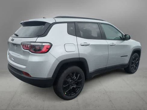 New 2026 Jeep Compass Latitude image 8
