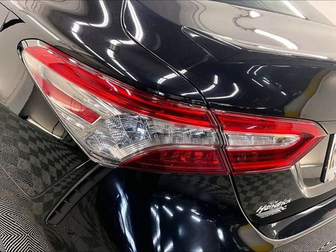 Used 2019 Toyota Camry XSE FWD image 27