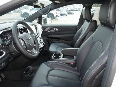 New 2026 Chrysler Voyager LX
