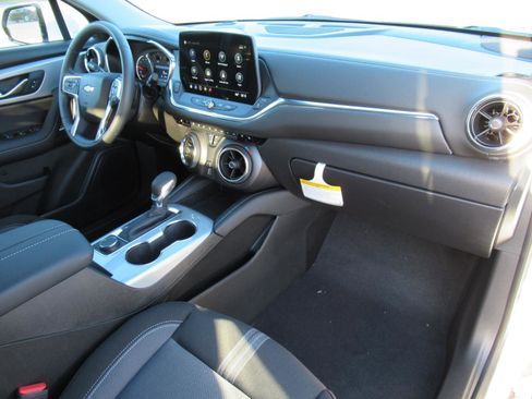 New 2025 Chevrolet Blazer LT image 10