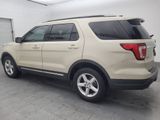 Used 2018 Ford Explorer XLT image 3