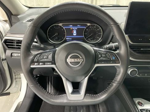 Used 2023 Nissan Altima 2.5 SL AWD/4WD image 9