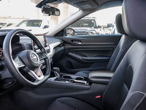 Used 2024 Nissan Altima 2.5 SV FWD image 20