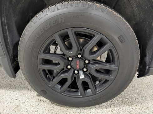 Used 2025 GMC Sierra 1500 Elevation image 12