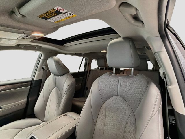Used 2024 Toyota Highlander Limited AWD/4WD image 18