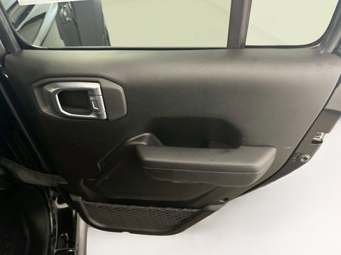 Used 2023 Jeep Wrangler Unlimited w/ Cold Weather Group AWD/4WD image 30