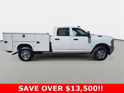 Used 2024 RAM 2500 Tradesman w/ Chrome Appearance Group image 4