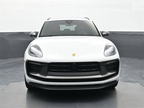 Certified 2023 Porsche Macan Turbo image 26
