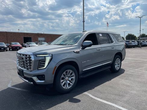 Used 2025 GMC Yukon Denali RWD image 1