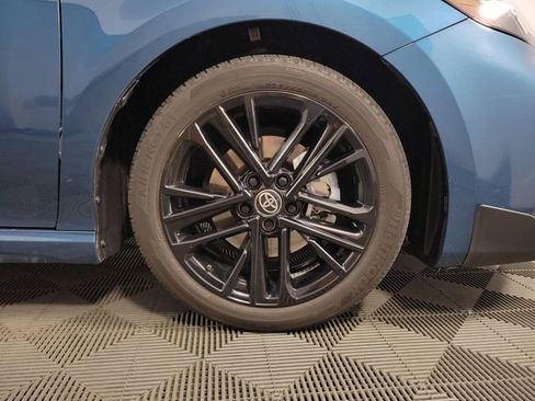 Used 2025 Toyota Camry SE image 11