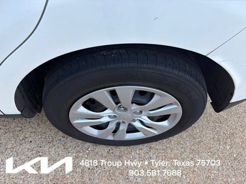 Certified 2024 Kia Soul LX FWD image 6