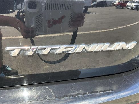 Used 2018 Ford Edge Titanium FWD image 30
