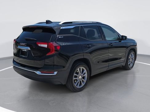 Used 2022 GMC Terrain SLT w/ Infotainment Package II image 3