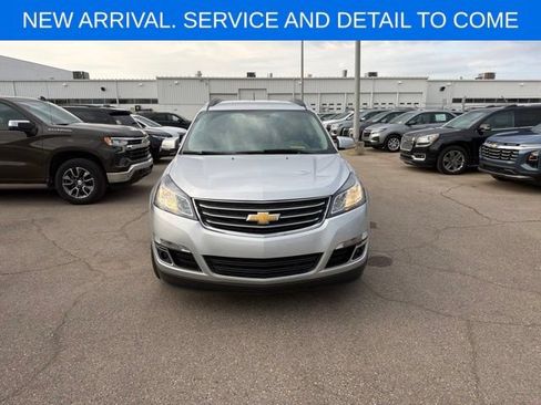 Used 2017 Chevrolet Traverse LT FWD image 3