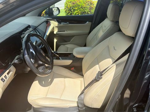 Used 2019 Cadillac XT5 Luxury FWD image 9