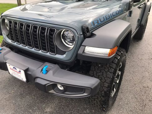 Used 2025 Jeep Wrangler Unlimited Rubicon 4xe w/ Convenience Group AWD/4WD image 60