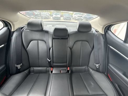 Used 2025 Genesis G70 2.5T RWD image 22