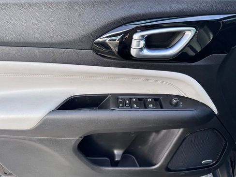 Certified 2023 Jeep Compass Limited w/ Sun and Sound Group AWD/4WD image 9