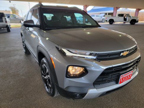 Used 2023 Chevrolet TrailBlazer LT AWD/4WD image 5