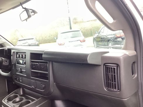 Used 2024 GMC Savana 2500 w/ Driver Convenience Package image 15