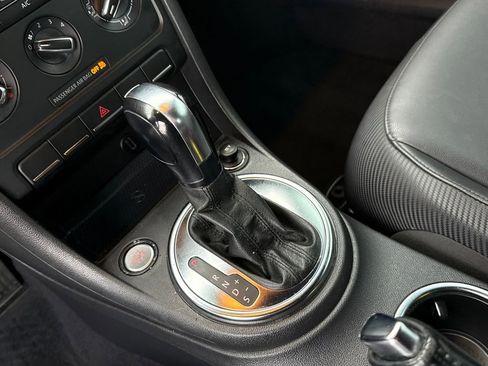 Used 2013 Volkswagen Beetle 2.5 image 23