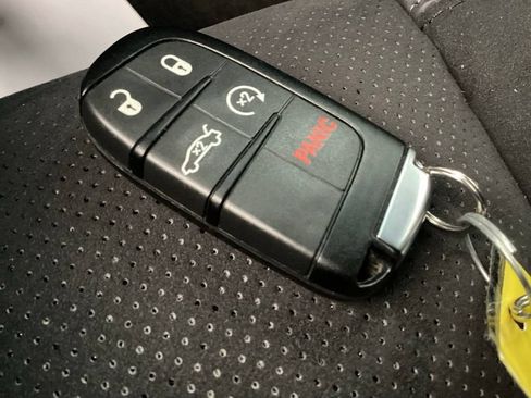Used 2018 Dodge Charger GT AWD/4WD image 27