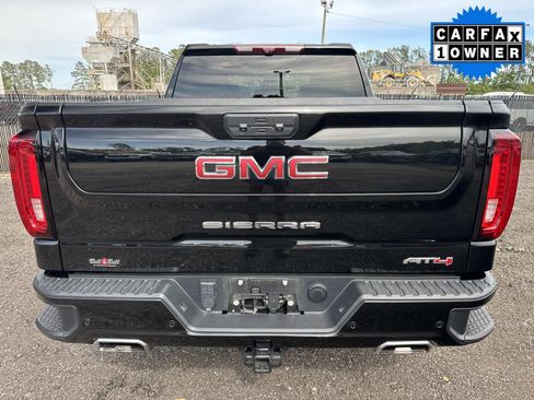 Used 2024 GMC Sierra 1500 AT4 w/ Technology Package AWD/4WD image 5