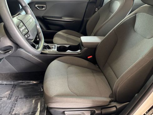 Used 2025 Kia K4 FWD image 25