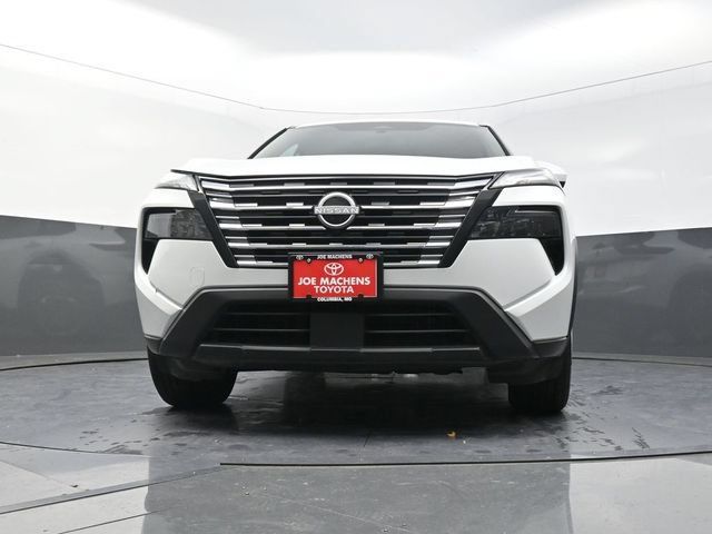 Used 2024 Nissan Rogue SV FWD image 32