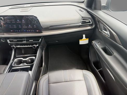 Used 2026 Chevrolet Traverse High Country FWD image 13
