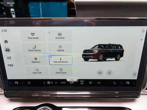 Used 2025 Ford Expedition Active RWD image 21