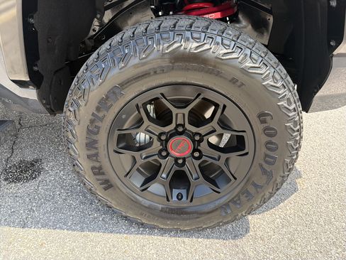 Certified 2025 Toyota Tacoma TRD Pro AWD/4WD image 22