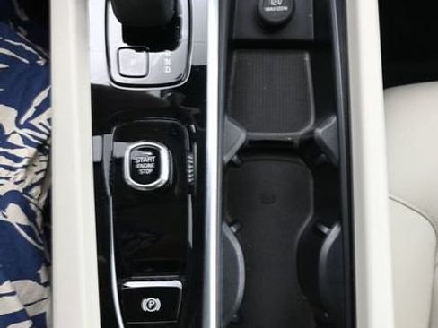 Used 2023 Volvo XC60 B5 Plus w/ Climate Package AWD/4WD image 11