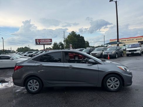Used 2016 Hyundai Accent SE FWD image 8