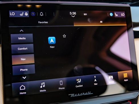 Used 2022 Maserati Quattroporte Modena RWD image 39
