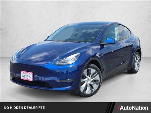 Used 2023 Tesla Model Y Long Range AWD/4WD image 1