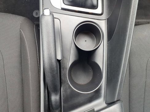 Used 2021 Hyundai Elantra SE image 16