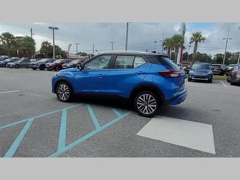 Used 2023 Nissan Kicks SV image 27