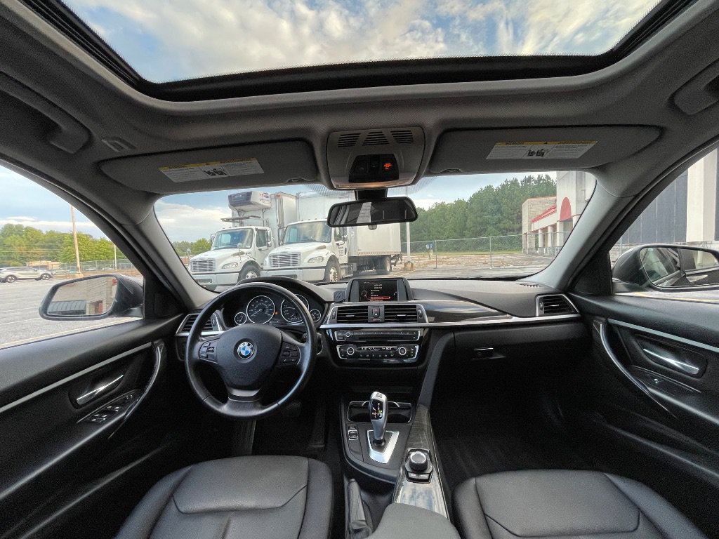 Used 2016 BMW 320i Sedan RWD image 28