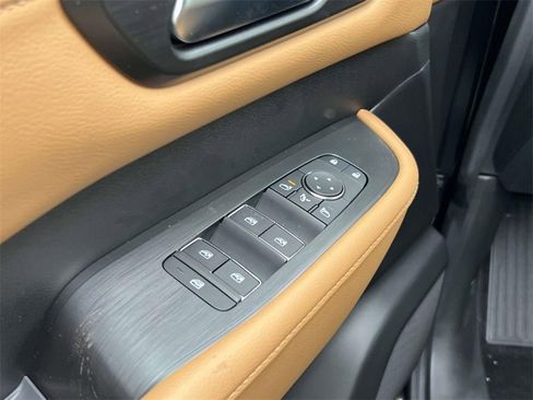 New 2026 Nissan Armada SL w/ Captain's Chari Seat Package image 25